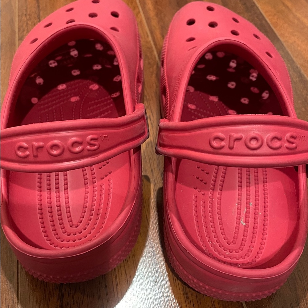 CROCS Adult Classic Clog in Bright Red - Picture 6 of 6